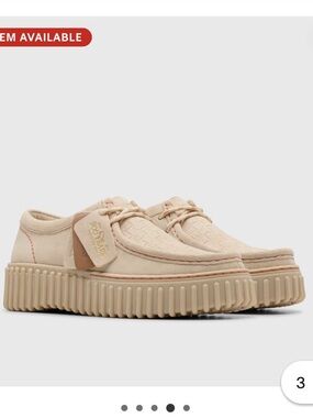 Clarks Torhill Bee Suede Platform Shoes in Ecru